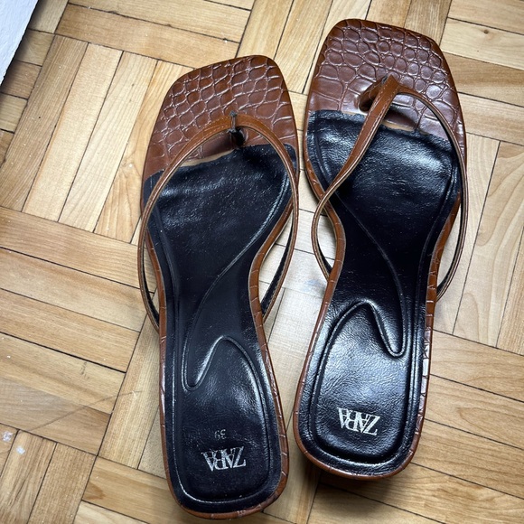 Zara brown snake sandal heels touch on the top feet of the heels, summer heels! - Picture 3 of 4